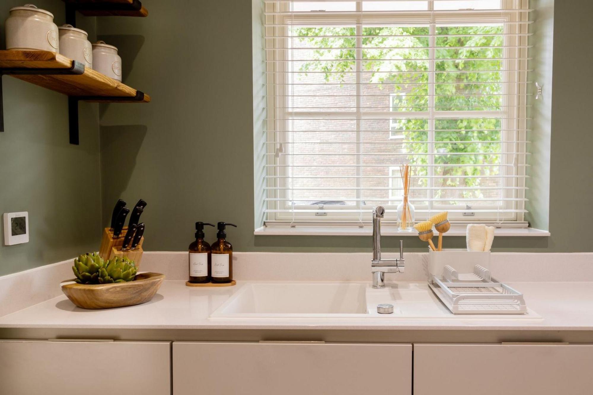Stylish 3bd Townhouse In *